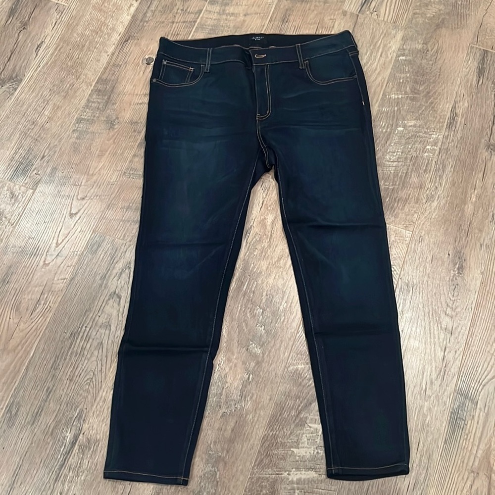 Celebrity Pink Woman’s Dark Washed Skinny Jeans Size 20